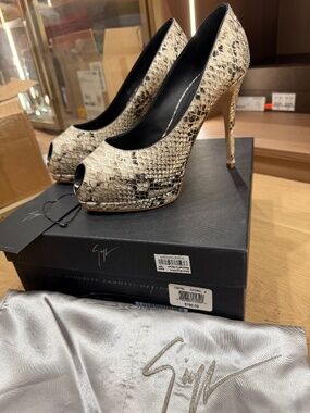 Giuseppe Zanotti Natural Python Peep Toe Platform Heels Pumps Size 8